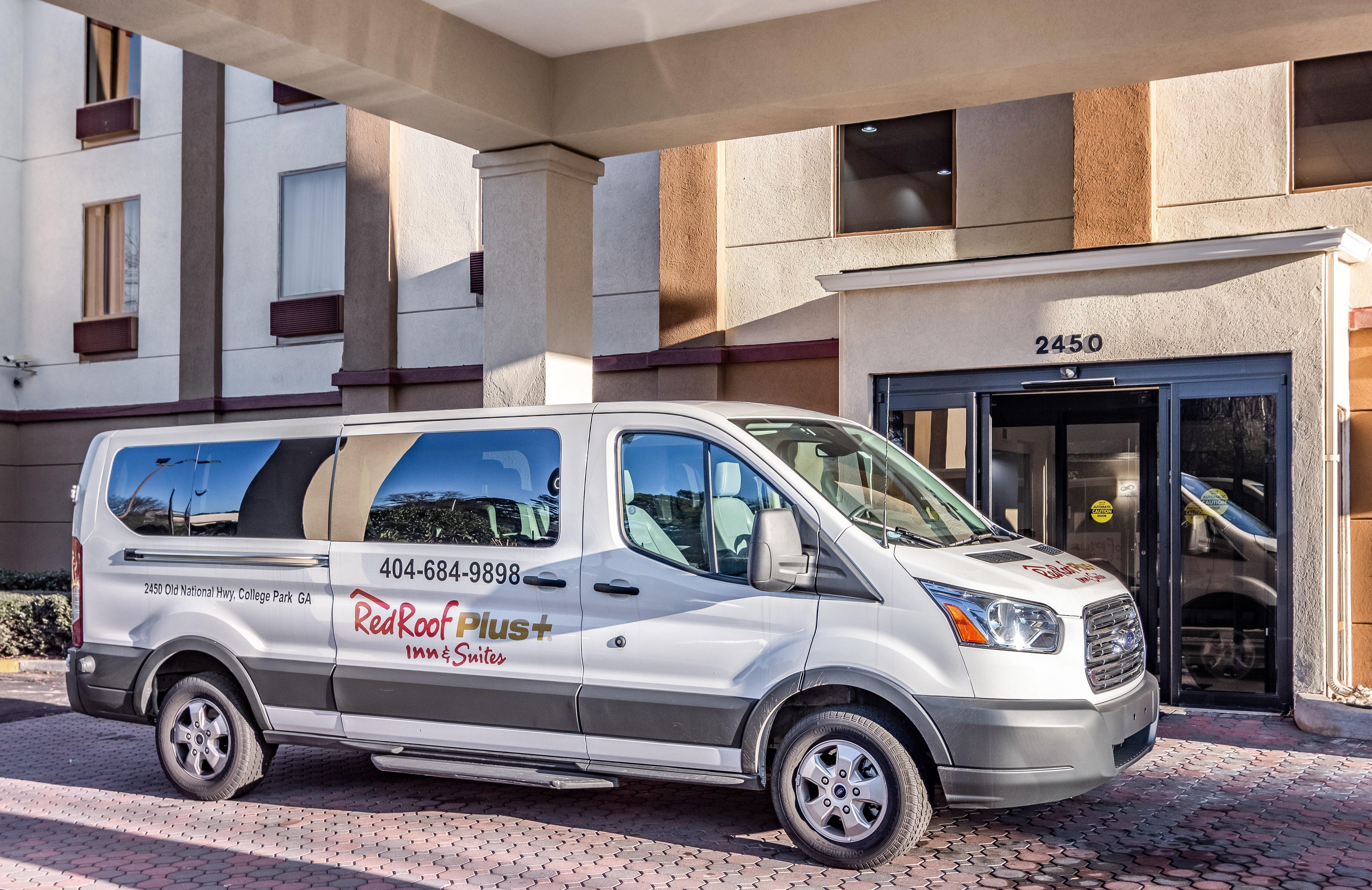 Red Roof Plus+ & Suites Atlanta Airport South Екстериор снимка