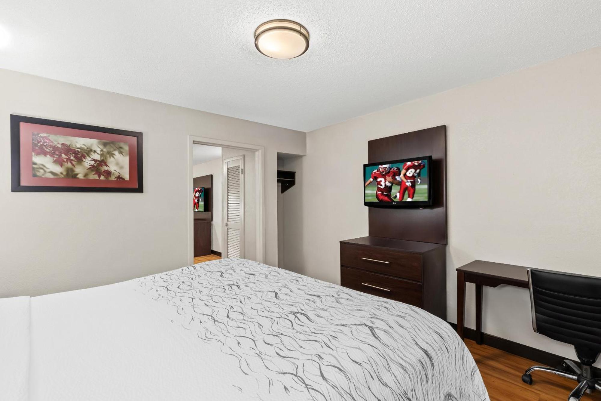 Red Roof Plus+ & Suites Atlanta Airport South College Park Екстериор снимка