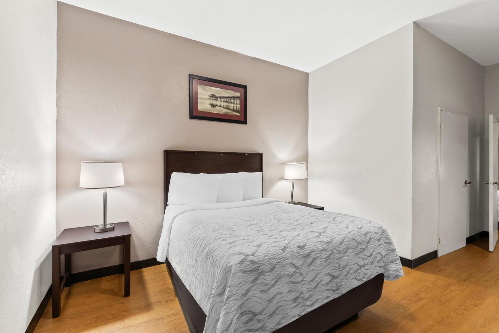 Red Roof Plus+ & Suites Atlanta Airport South College Park Екстериор снимка
