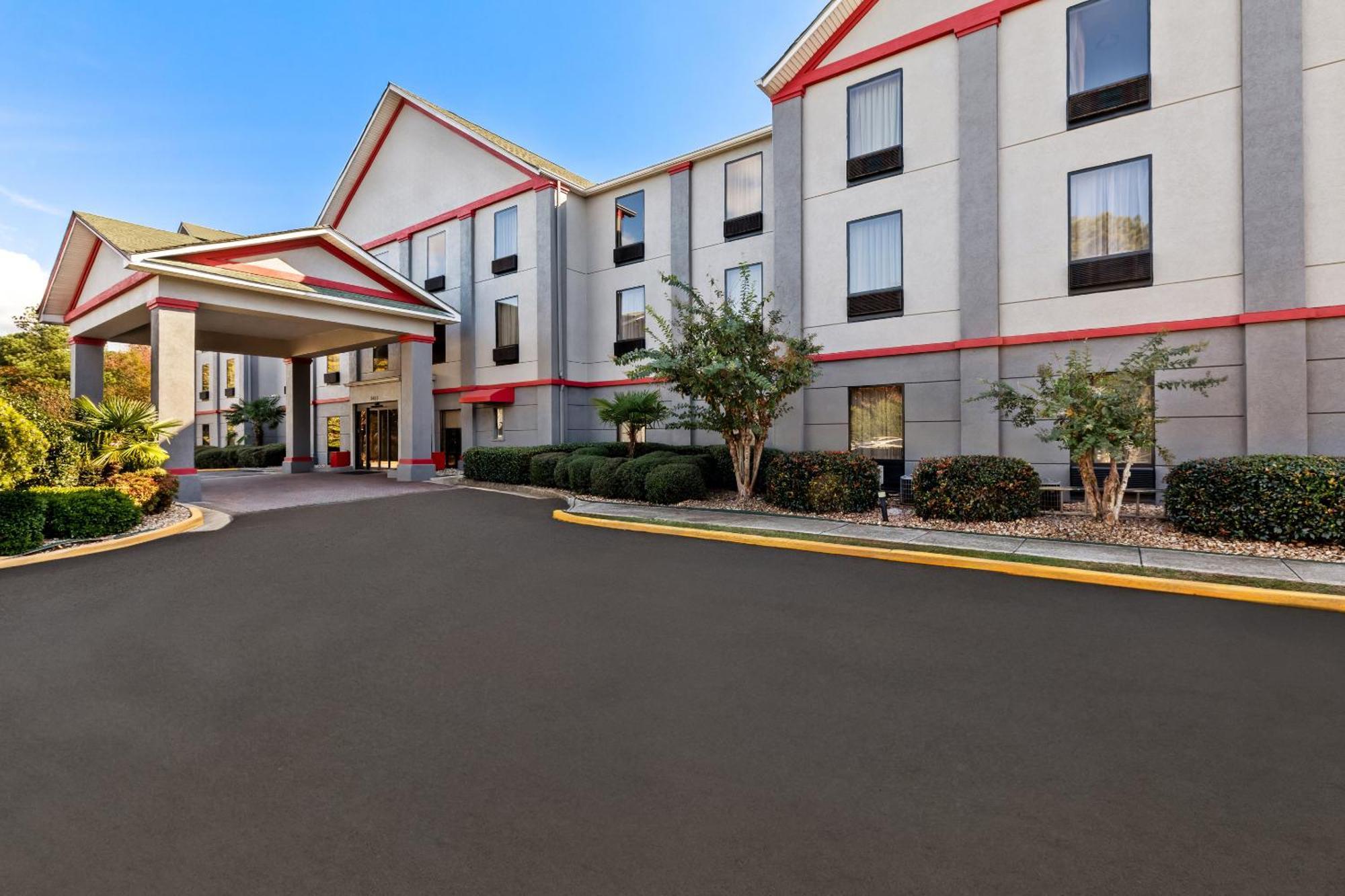 Red Roof Plus+ & Suites Atlanta Airport South College Park Екстериор снимка