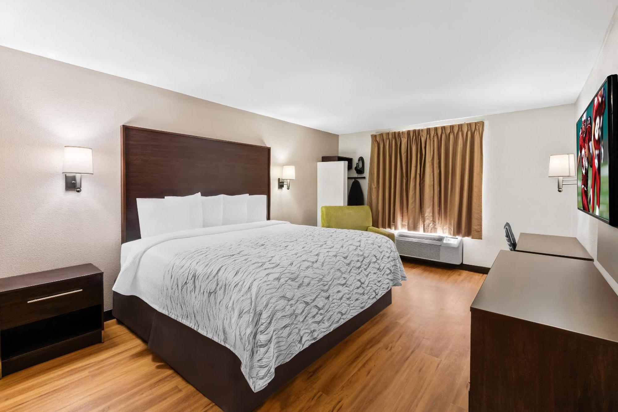 Red Roof Plus+ & Suites Atlanta Airport South College Park Екстериор снимка